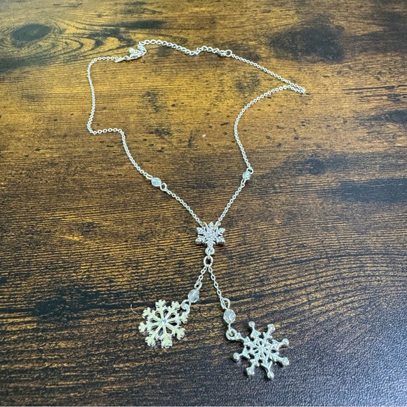 Avon 2006 Silver Snowflake Y Dainty Necklace 16-18” - Picture 4 of 10